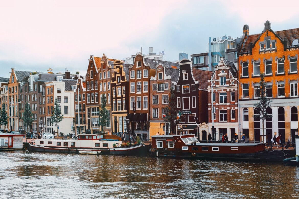 picture of Amsterdam canal
