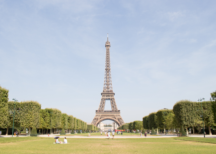 most famous buildings in the world - the eiffel tower 