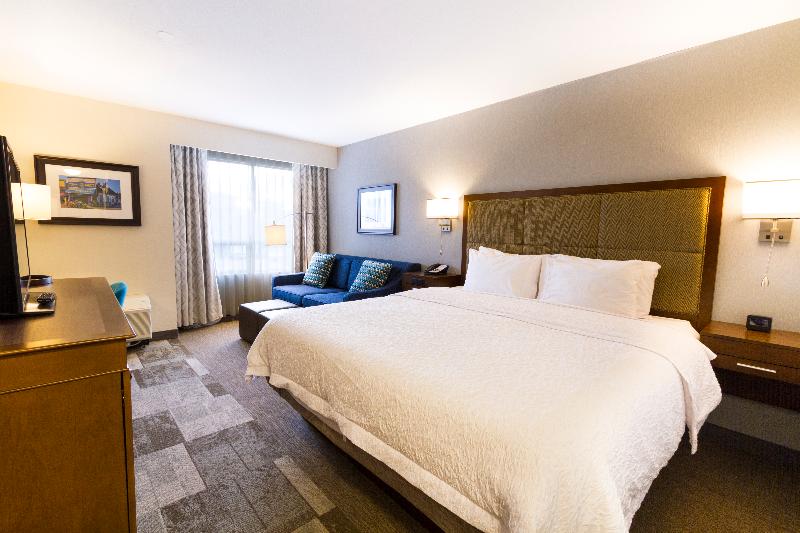 Hampton Inn by Hilton Vancouver Airport - pet-friendly hotel